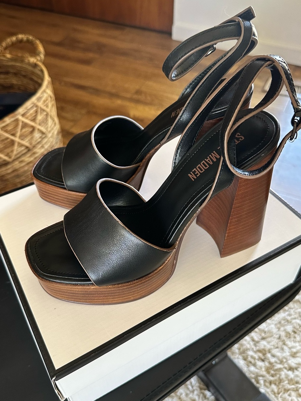 Steve Madden Black Leather Florida Platform Heel Sandals
